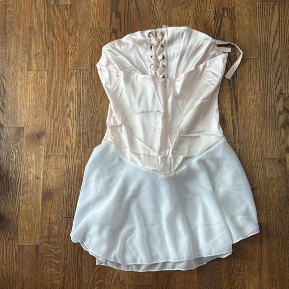 Never worn - Picture 2 of 2